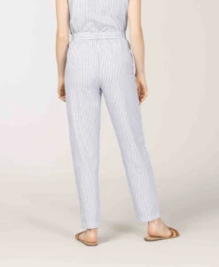 Pantalon 7/8ème Femme Rayé Blanc Et Bleu -Vetements Simples Magasin prod 10056 7 8eme fond naturel raye bleu poma 666x812 fc7ea0111e0b