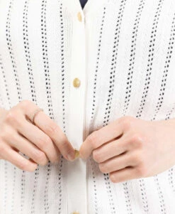 Gilet Femme Ajouré Blanc Cassé 7 Gilet Femme Ajouré Blanc Cassé -Vetements Simples Magasin prod 10099 cardigan tricot naturel gema 666x812 fc7ea0111e0b