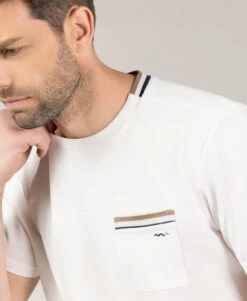 T-Shirt Blanc Avec Poche Pour Homme 7 T-Shirt Blanc Avec Poche Pour Homme -Vetements Simples Magasin prod 10220 tee shirt mc blanc tazur 666x812 fc7ea0111e0b