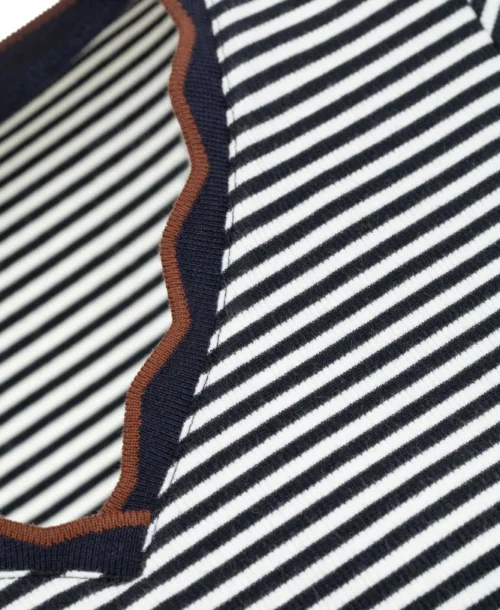 T-shirt Rayé Blanc-indigo Col V Femme 10 T-shirt Rayé Blanc-indigo Col V Femme -Vetements Simples Magasin prod 4705 tee shirt ml fond naturel raye indigo raies 666x812 fc7ea0111e0b