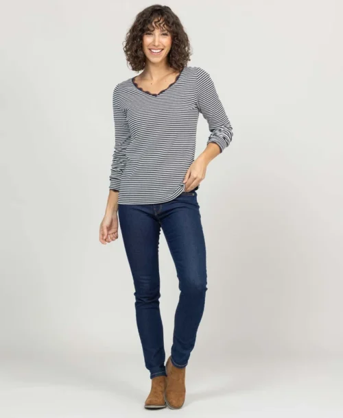 T-shirt Rayé Blanc-indigo Col V Femme 11 T-shirt Rayé Blanc-indigo Col V Femme -Vetements Simples Magasin prod 5184 tee shirt ml fond naturel raye indigo raies 666x812 fc7ea0111e0b