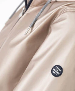 Ciré Beige Doré Femme -Vetements Simples Magasin prod 5373 imper cire beige dore fecirec 666x812 fc7ea0111e0b