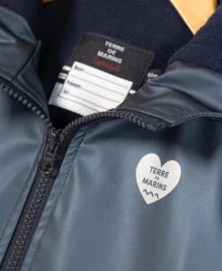 Ciré Bleu Fille -Vetements Simples Magasin prod 5528 imper cire bleu pizol 666x812 fc7ea0111e0b