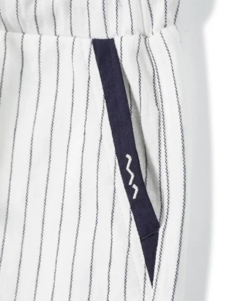 Bermuda Grège Rayé Marine En Lin Garçon 7 Bermuda Grège Rayé Marine En Lin Garçon -Vetements Simples Magasin prod 7520 bermuda fond grege raye indigo cermuda 666x812 fc7ea0111e0b