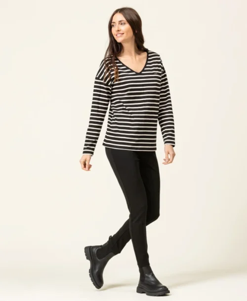 T-shirt Rayé Noir Femme Manches Longues Col V 11 T-shirt Rayé Noir Femme Manches Longues Col V -Vetements Simples Magasin prod 7993 tee shirt ml fond noir raye naturel tsuki 666x812 fc7ea0111e0b