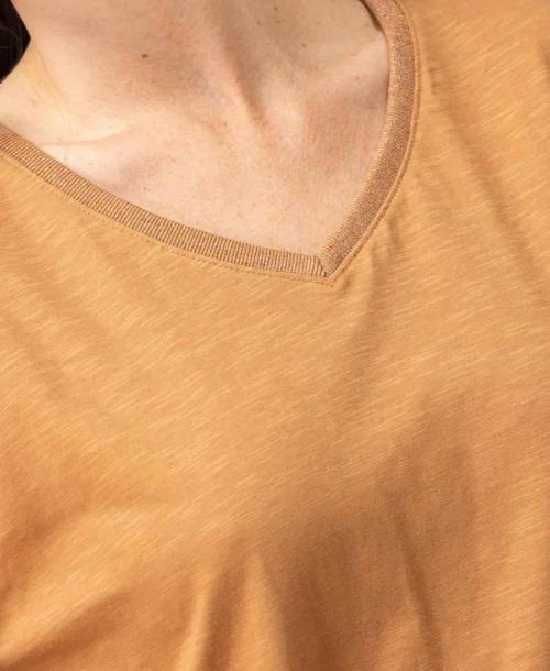 T-shirt Camel Femme Manches Longues Col V 9 T-shirt Camel Femme Manches Longues Col V -Vetements Simples Magasin prod 8012 tee shirt ml camel triol 666x812 fc7ea0111e0b