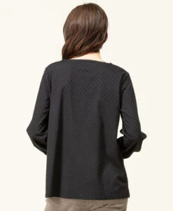 Chemise Noire Plumetis Femme 6 Chemise Noire Plumetis Femme -Vetements Simples Magasin prod 8026 chemise chemisier ml noir cadrat 666x812 fc7ea0111e0b