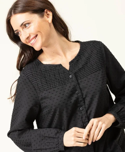 Chemise Noire Plumetis Femme 7 Chemise Noire Plumetis Femme -Vetements Simples Magasin prod 8027 chemise chemisier ml noir cadrat 666x812 fc7ea0111e0b