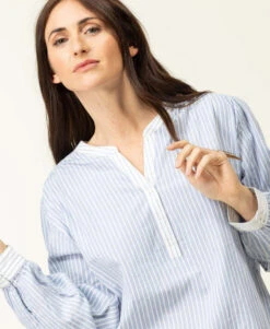 Blouse Bleu Rayée Manches Longues Femme -Vetements Simples Magasin prod 8053 blouse ml fond naturel raye bleu cardone 666x812 fc7ea0111e0b