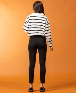 Pantalon Noir 7/8ème Femme -Vetements Simples Magasin prod 8642 7 8eme noir epita 666x812 fc7ea0111e0b