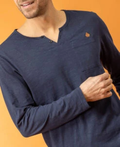 T-shirt Homme Bleu Marine Manches Longues col Tunisien -Vetements Simples Magasin prod 8782 tee shirt ml indigo tatori 666x812 fc7ea0111e0b