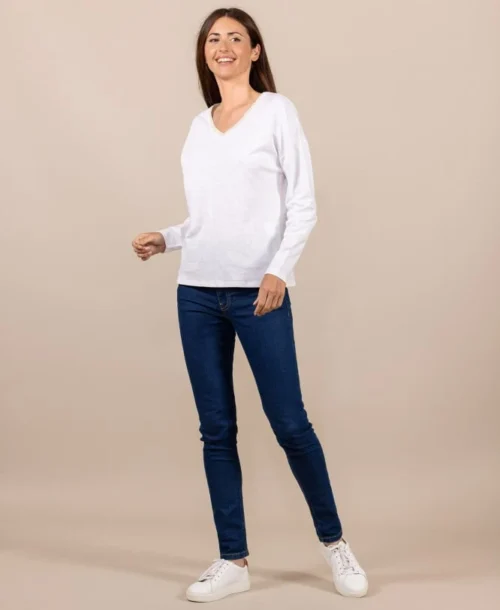 T-shirt Manches Longues Blanc Cassé Col V Femme 10 T-shirt Manches Longues Blanc Cassé Col V Femme -Vetements Simples Magasin prod 9064 tee shirt ml blanc casse triol 666x812 fc7ea0111e0b