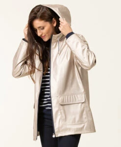 Ciré Beige Doré Femme -Vetements Simples Magasin prod 9431 imper cire beige dore fecirec 666x812 fc7ea0111e0b