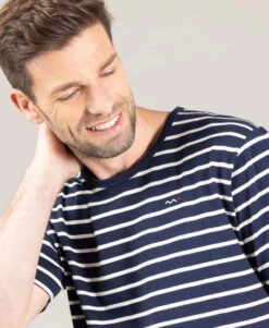 Marinière Homme Manches Courtes Fond Bleu Marine Rayé Grège -Vetements Simples Magasin prod 9771 mariniere mc fond indigo raye grege ecohok 666x812 fc7ea0111e0b